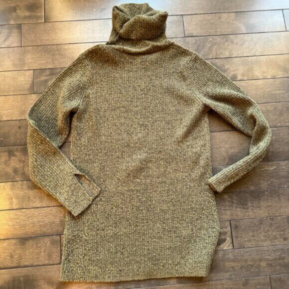 Banana Republic Merino Wool Blend Sweater - Picture 2 of 2